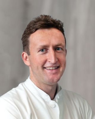 Dr. med. Ulf Bökeler, leitender Oberarzt der Klinik für Orthopädie, Unfallchirurgie und Sporttraumatologie am Marienhospital Stuttgart